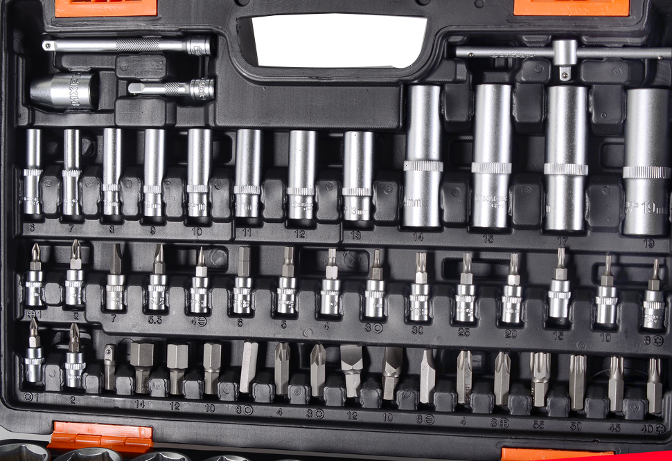 Набор инструментов, 1/2" , 1/4" , CrV, пластиковый кейс 94 предмета Вихрь 