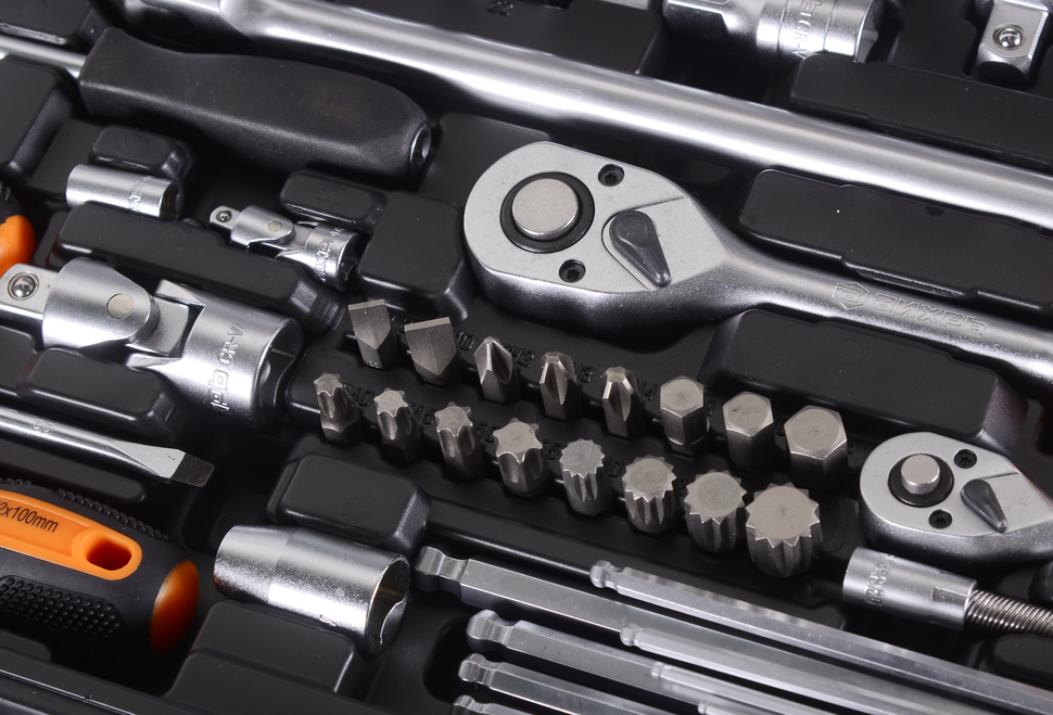 Набор инструментов, 1/2", 1/4", CrV, в кейсе 151 предмет Вихрь 
